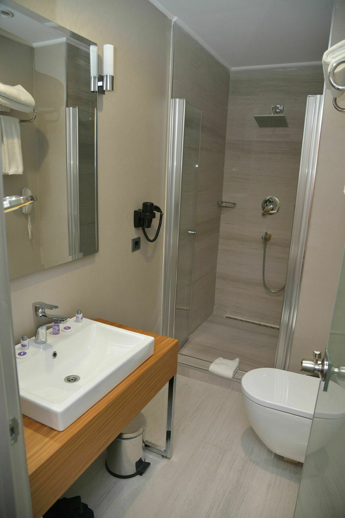 Discovery Hotel Istanbul Exteriör bild