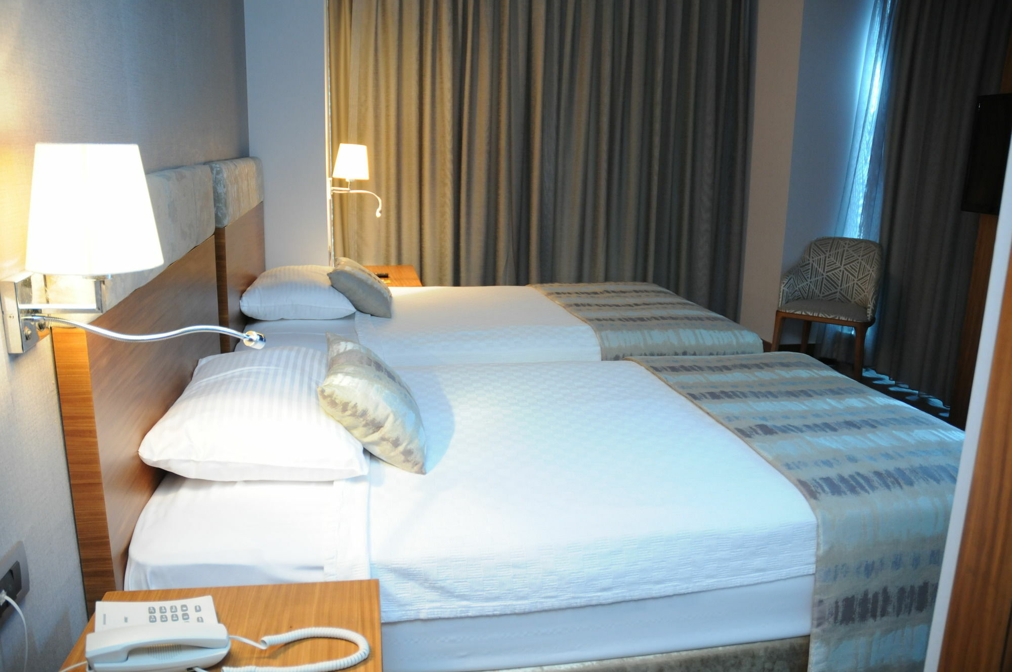 Discovery Hotel Istanbul Exteriör bild
